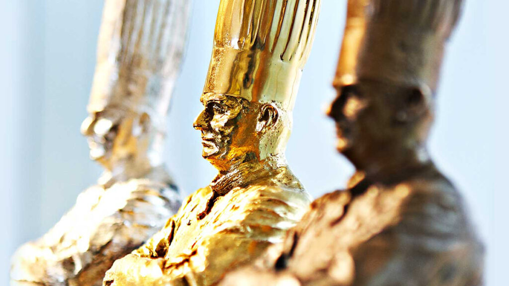 Photo des trois trophées (or, argent, bronze) du bocuse d'or - Berni